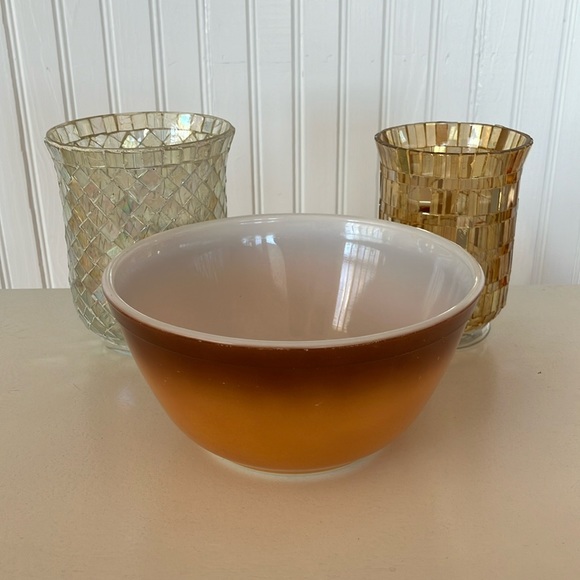 Vintage Pyrex 1 1/2 Quart Brown Hombre Mixing Bowl #402 - Picture 1 of 9